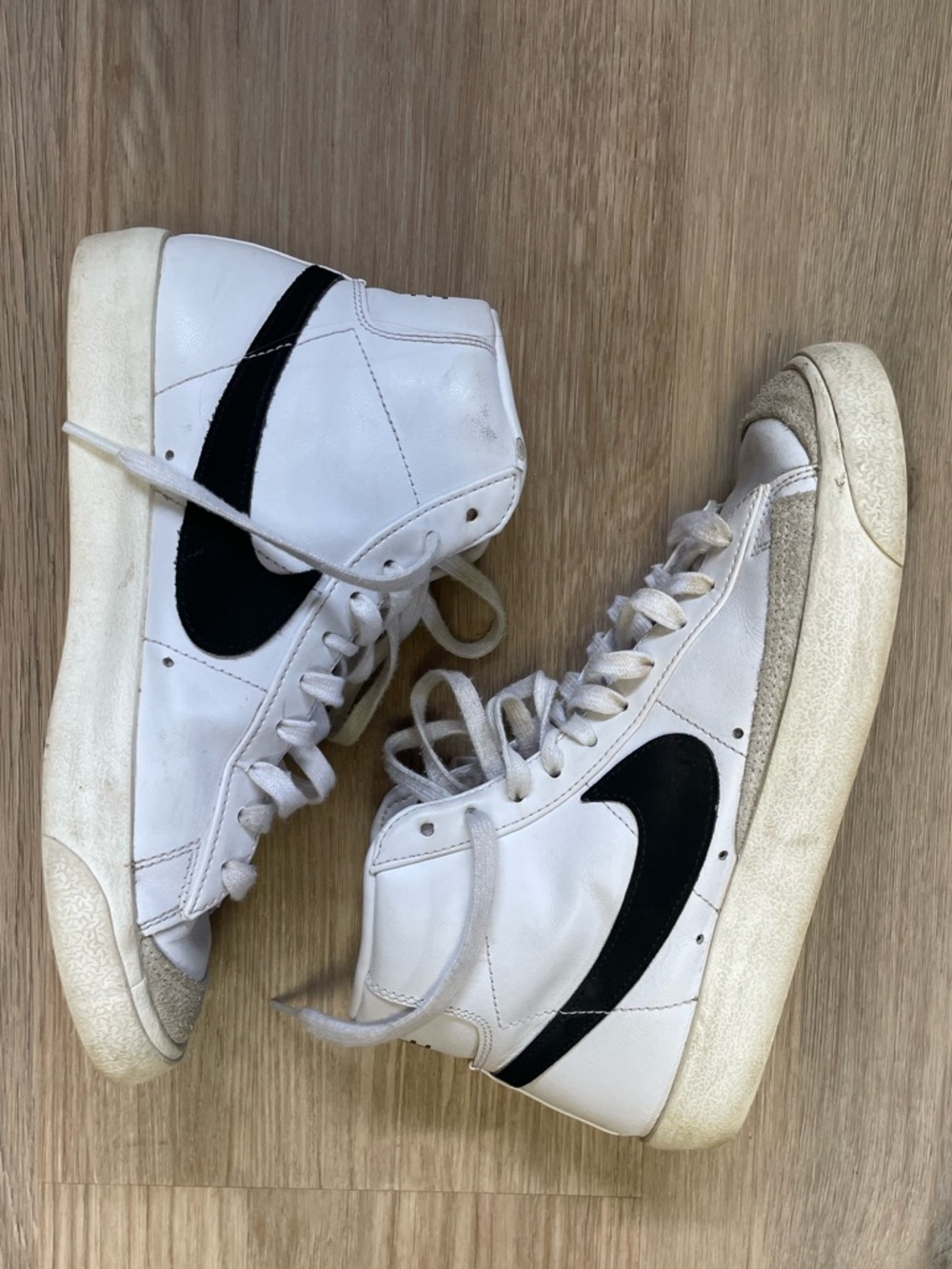 Nike Women’s Blazer Mid 77 Sneakers